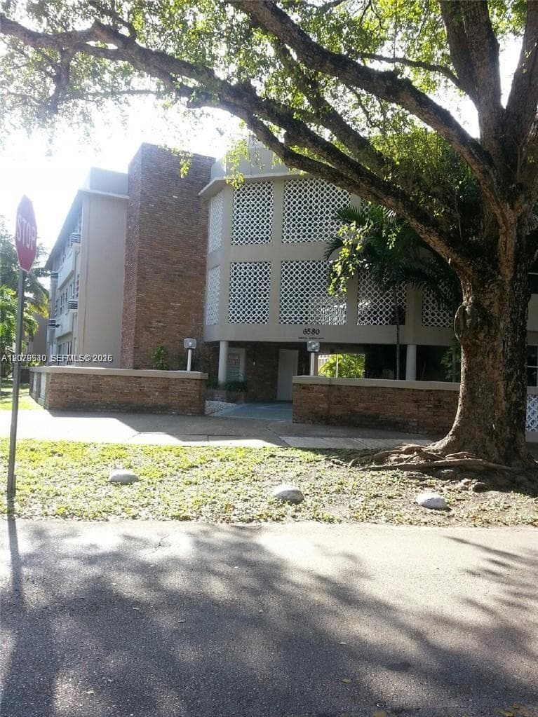 Condominium at 6580 Santona St # A3, Coral Gables FL 33146