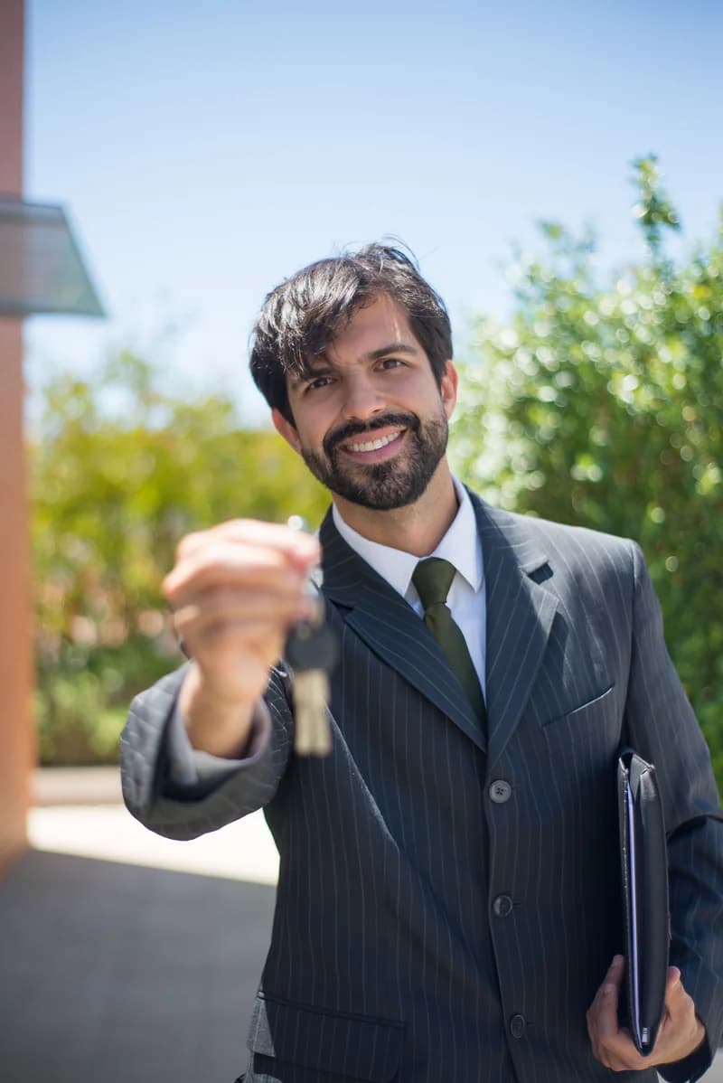 Andrés Castillo, Founder & Broker