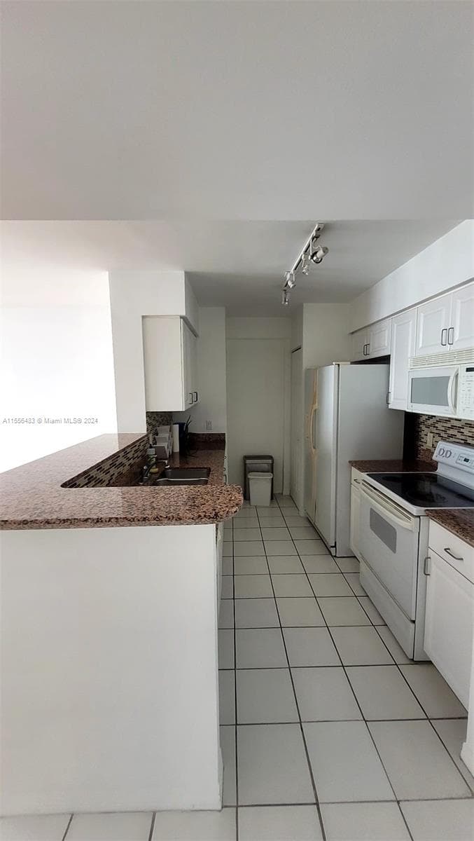 Condominium at 1155 Brickell Bay Dr # 2805, Miami FL 33131