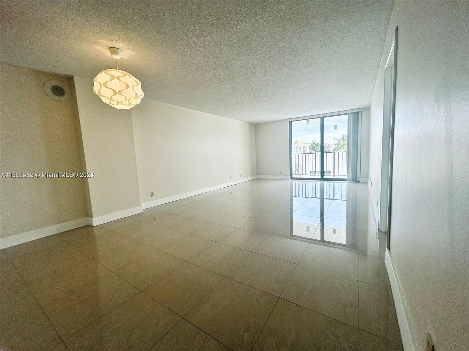 Condominium at Miami Beach, FL, 33140
