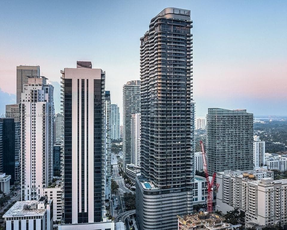 Condominium at 1000 Brickell Plz # 2705, Miami FL 33131