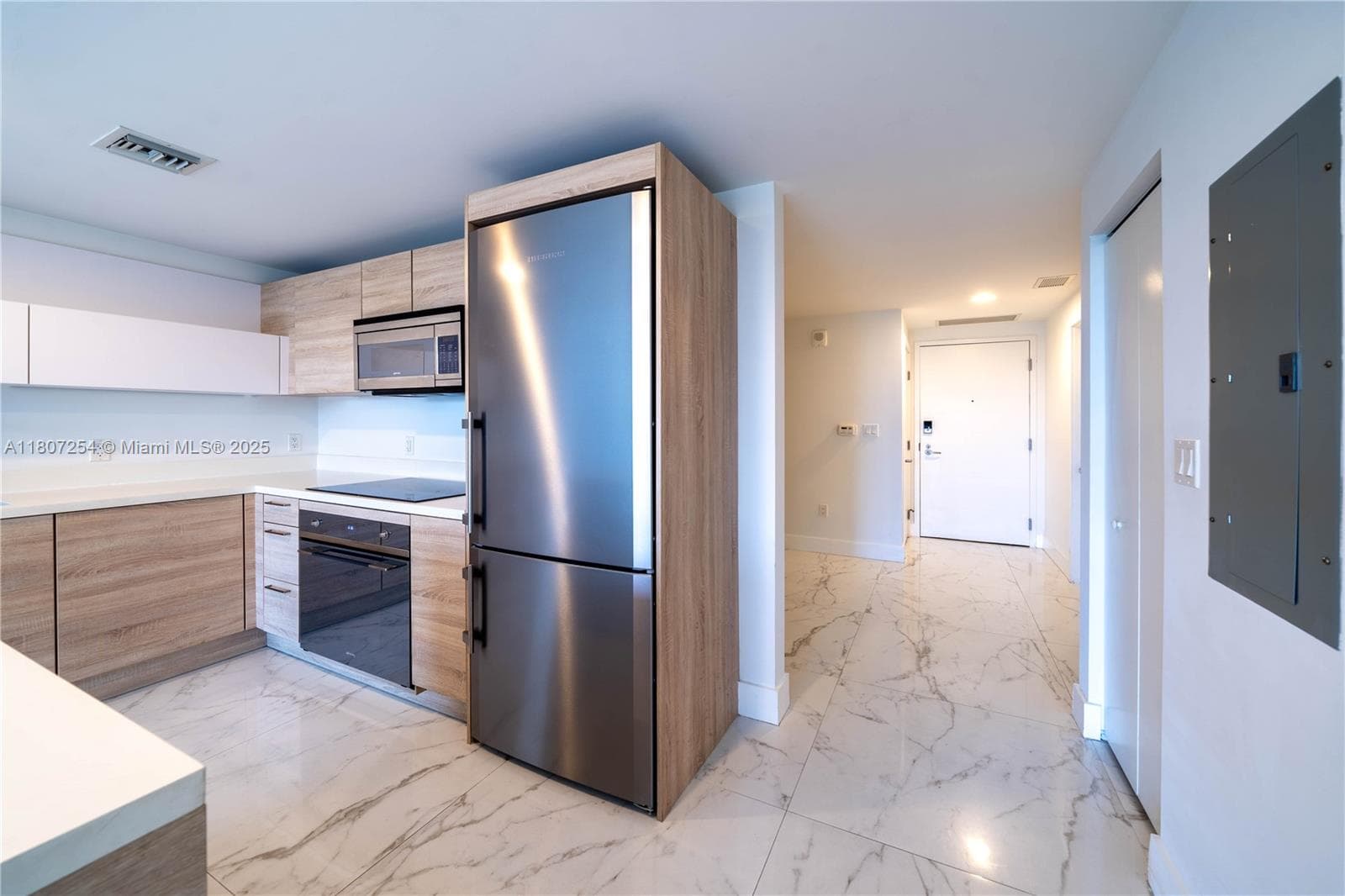 Condominium at 16385 Biscayne Blvd # 417, North Miami Beach FL 33160