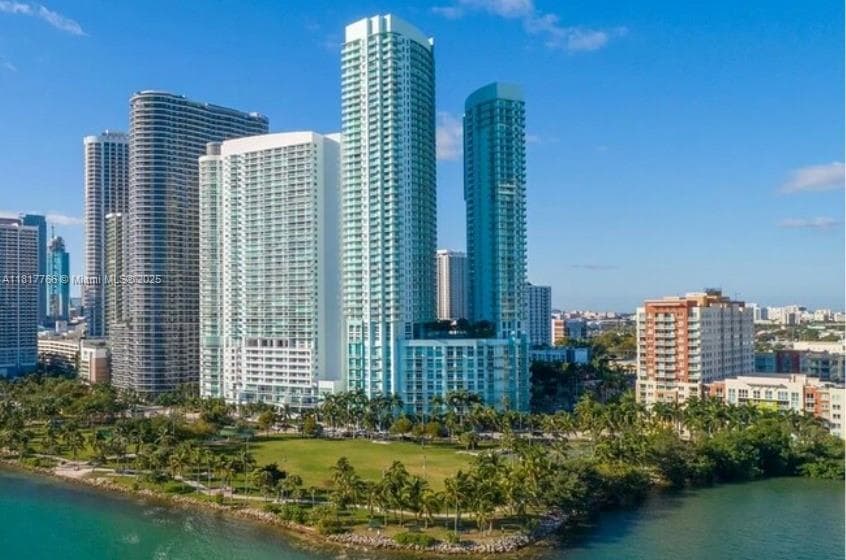 Condominium at 1900 N Bayshore Dr # 3909, Miami FL 33132