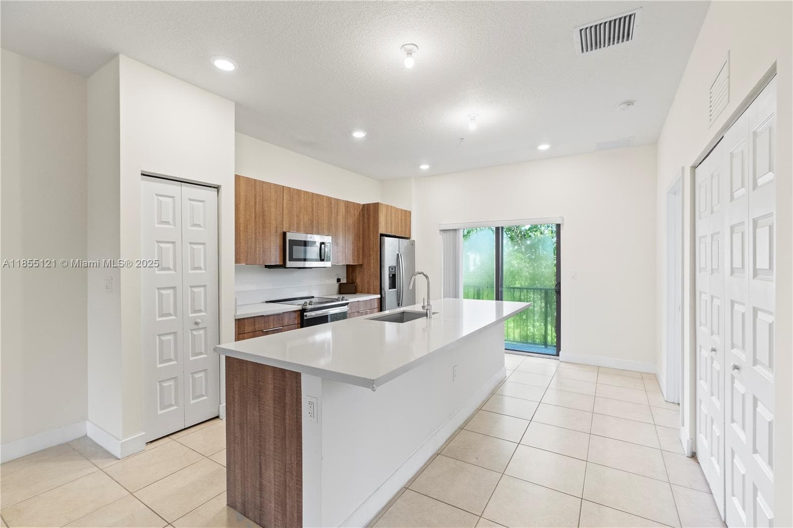 Condominium at 7831 NW 104th Ave # 22, Doral FL 33178