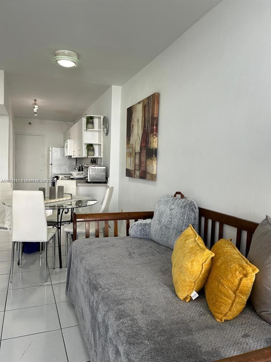 Condominium at 100 Lincoln Rd # 437, Miami Beach FL 33139