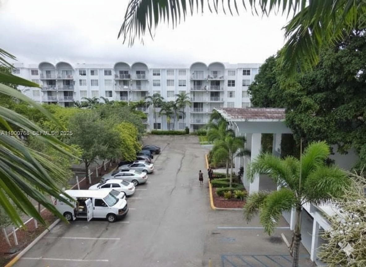 Condominium at 494 NW 165th St Rd # 602, Miami FL 33169