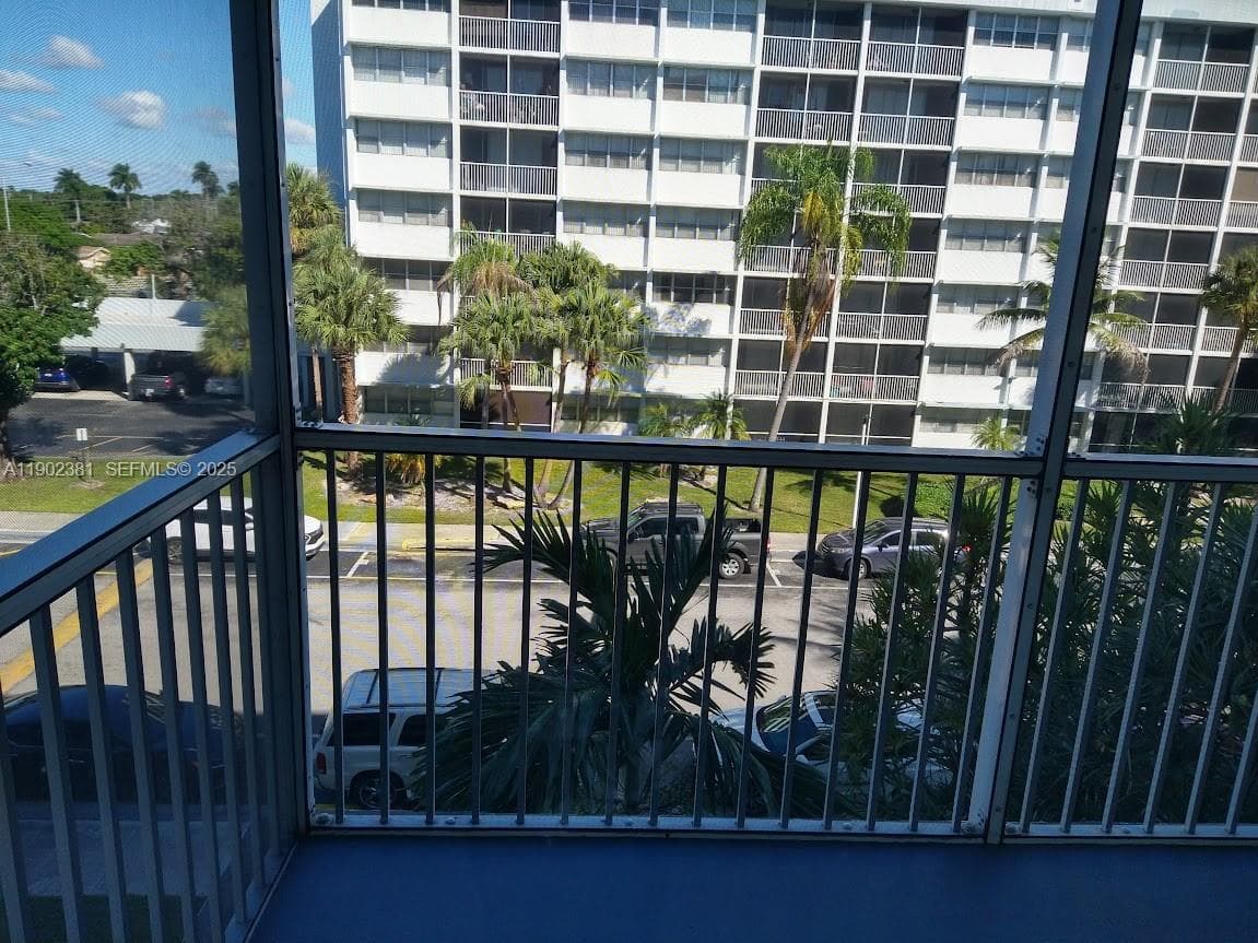 Condominium at 700 NW 214th St # 403, Miami Gardens FL 33169