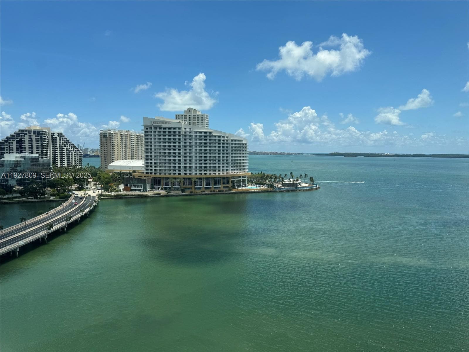 Condominium at 905 Brickell Bay Dr # B, Miami FL 33131