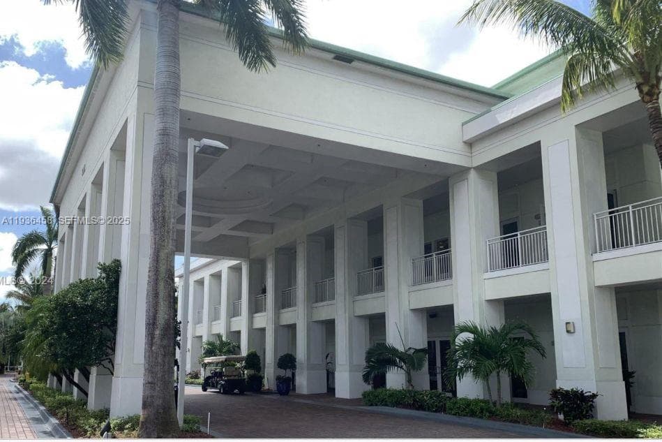 Condominium at 5300 NW 87th Ave # 601, Doral FL 33178