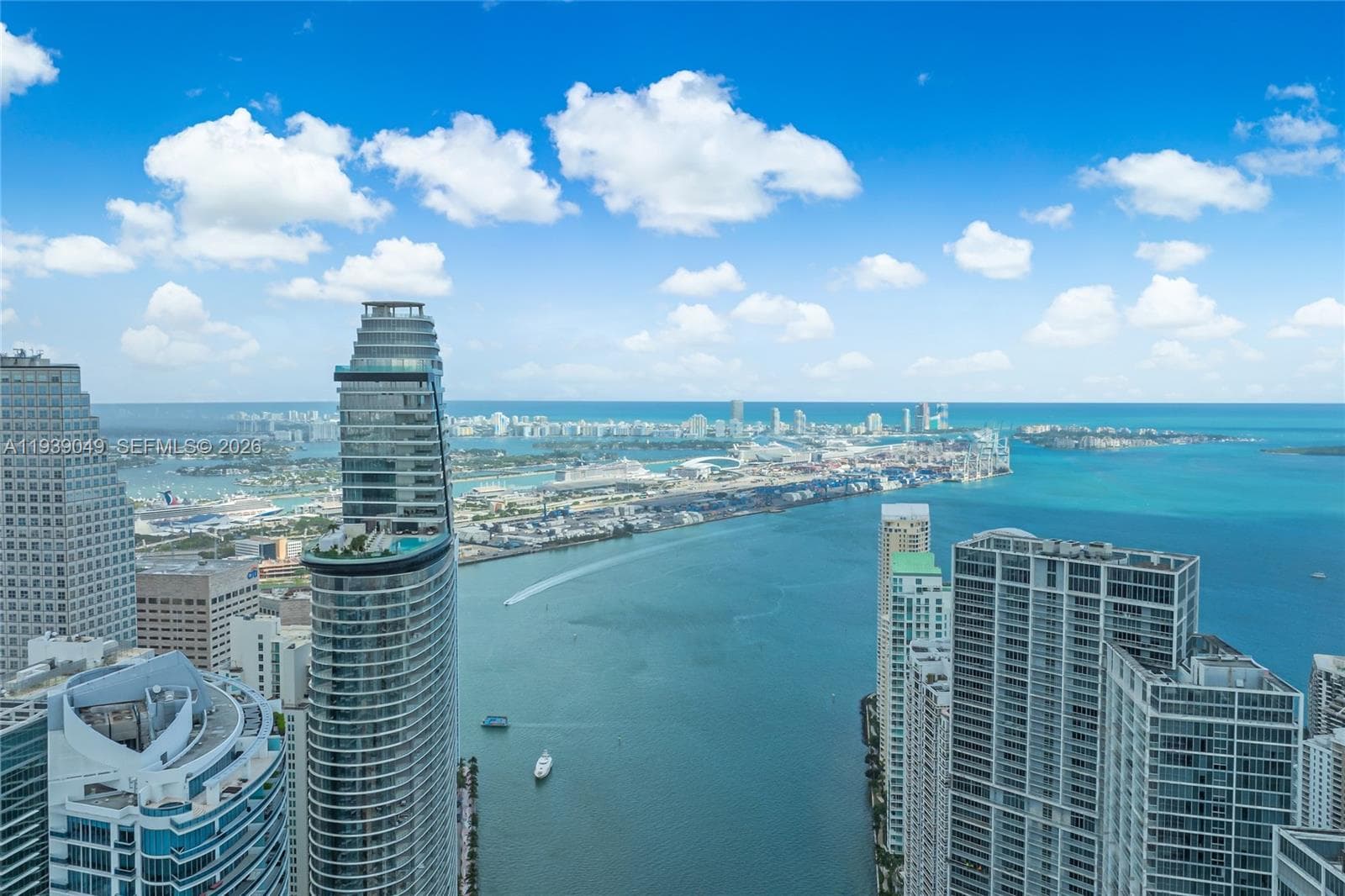 Condominium at 31 SE 5th St # 3918, Miami FL 33131
