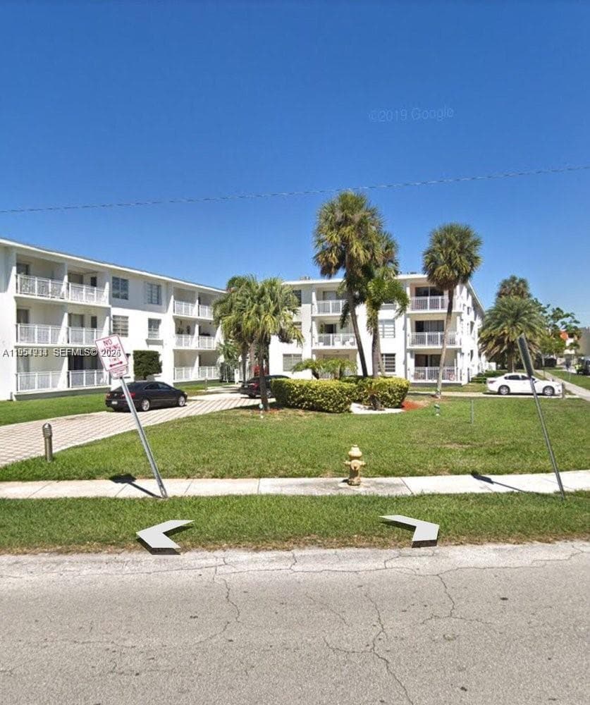 Condominium at 1631 NE 114th St # 201, Miami FL 33181