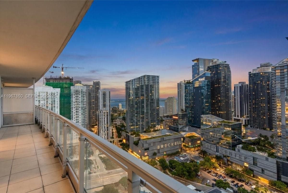 Condominium at 92 SW 3rd St # 3804, Miami FL 33130