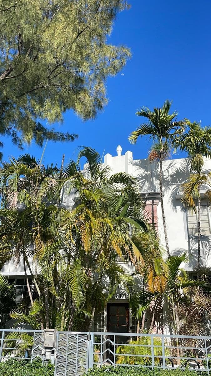 Condominium at 1611 Euclid Ave # 3, Miami Beach FL 33139