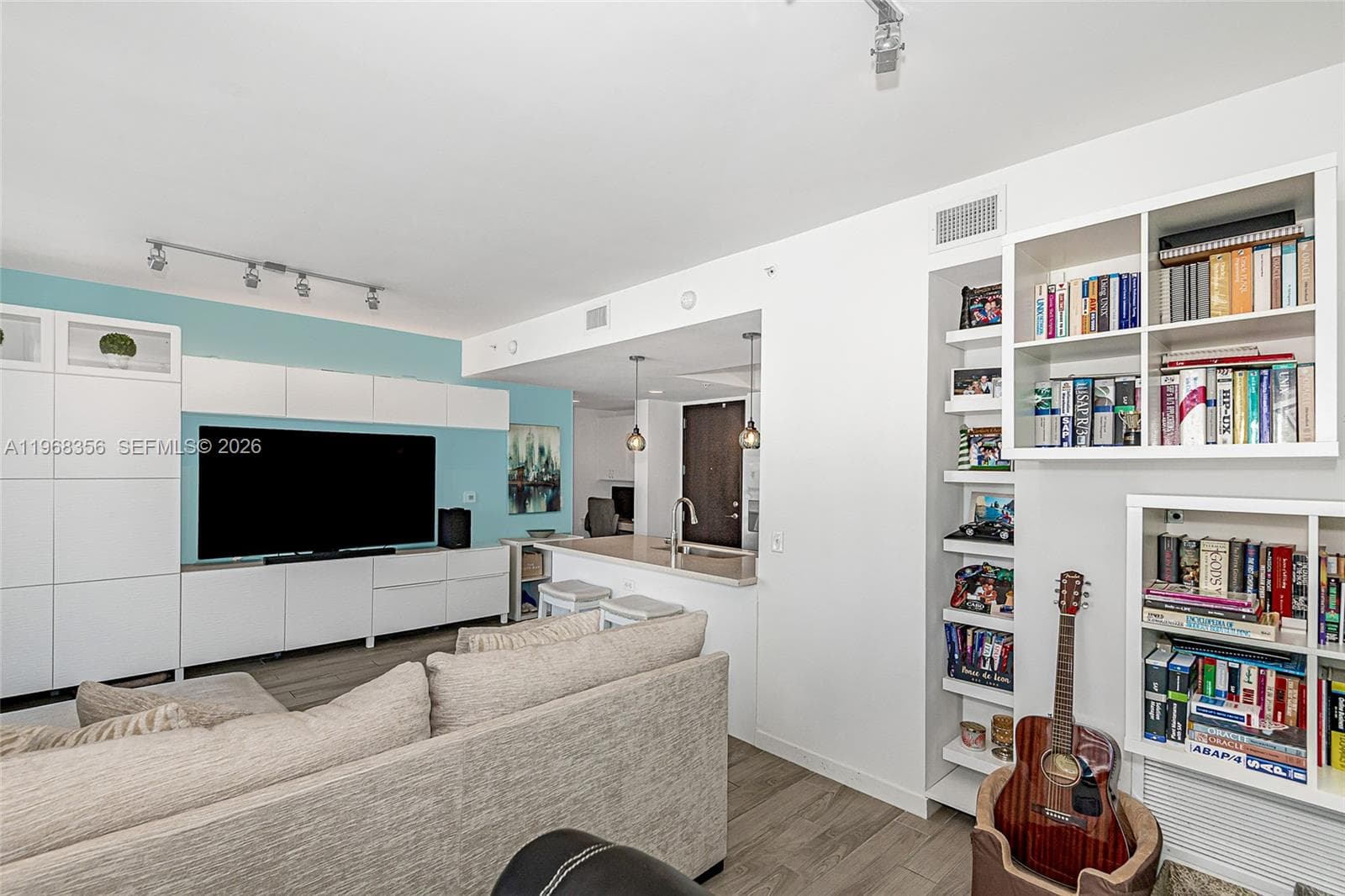 Condominium at 999 SW 1st Ave # 3215, Miami FL 33130