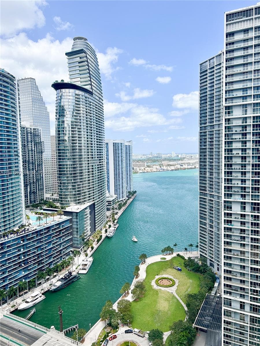 Condominium at 77 SE 5TH ST. # 3614, Miami FL 33131