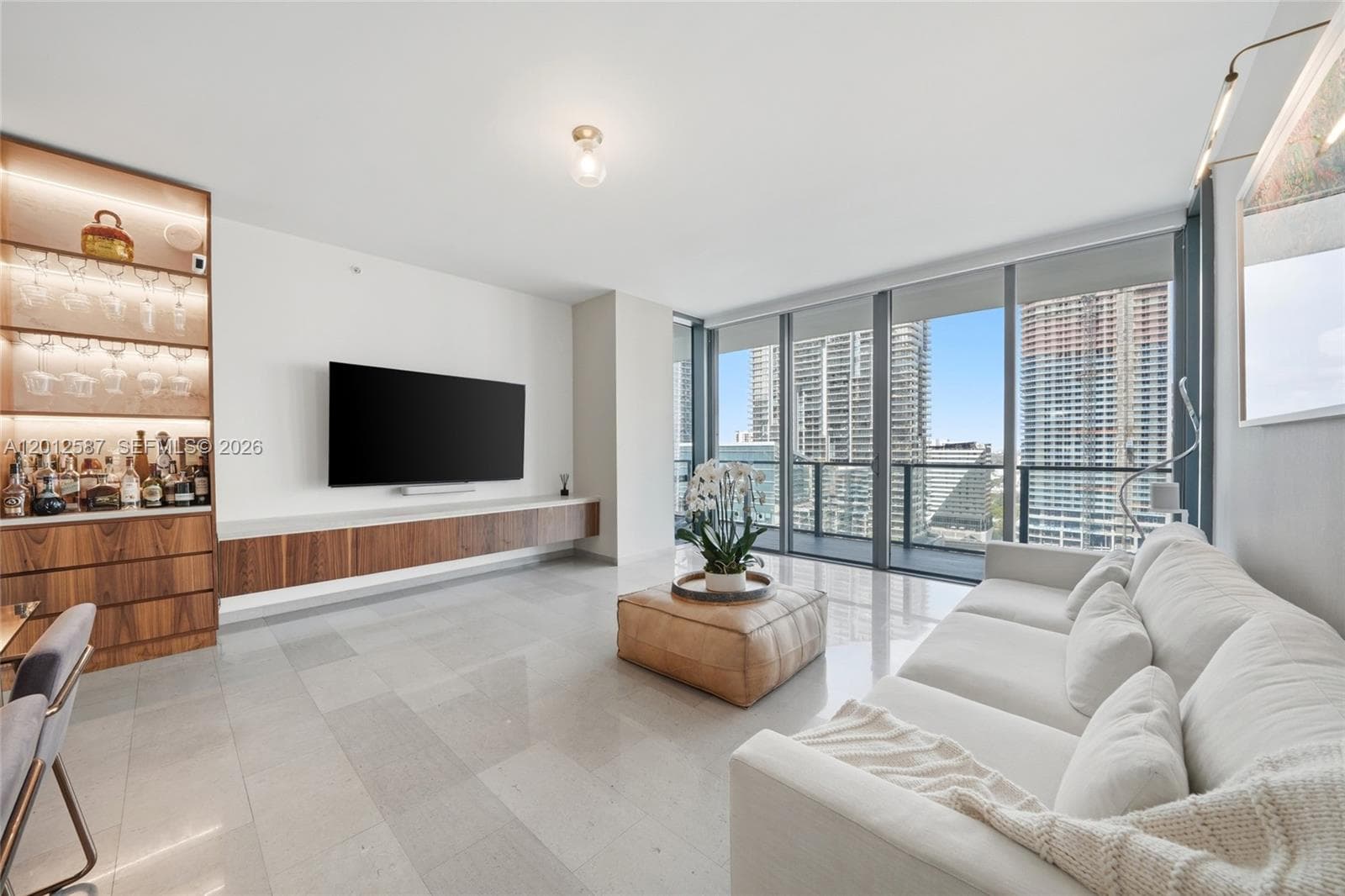 Condominium at 68 SE 6th St # 1904, Miami FL 33131