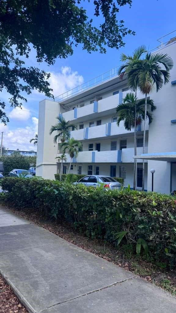 Condominium at 1701 NE 191st St # A104, Miami FL 33179
