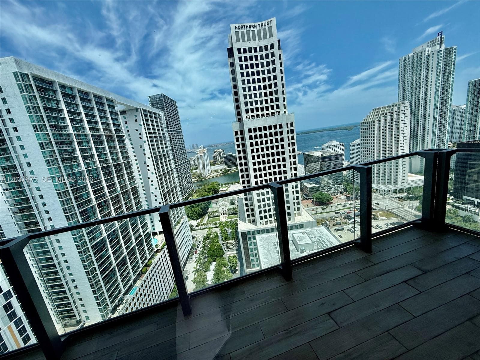 Condominium at 68 SE 6th St # 2707, Miami FL 33131