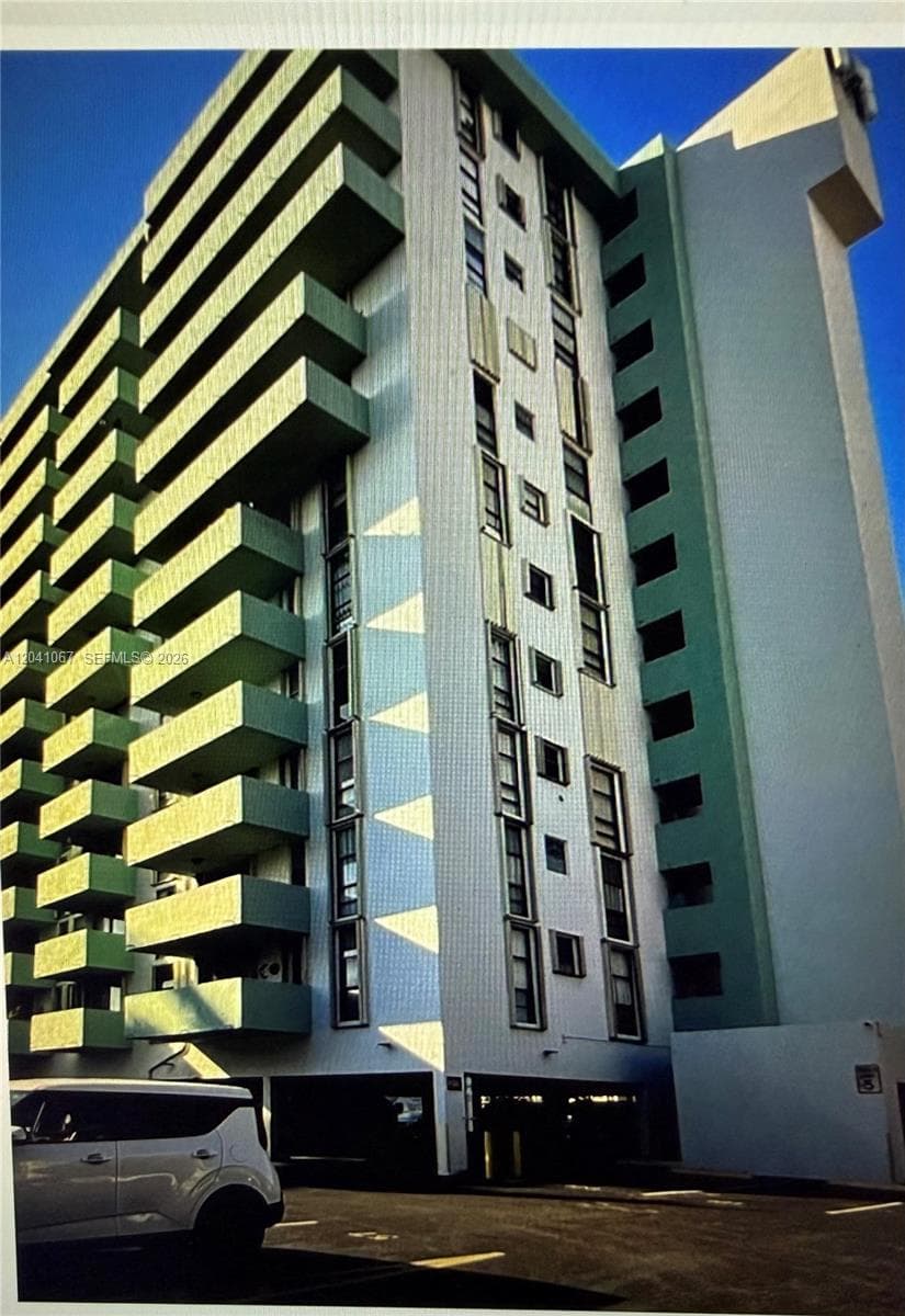 Condominium at 1825 W 44th Pl # 707, Hialeah FL 33012