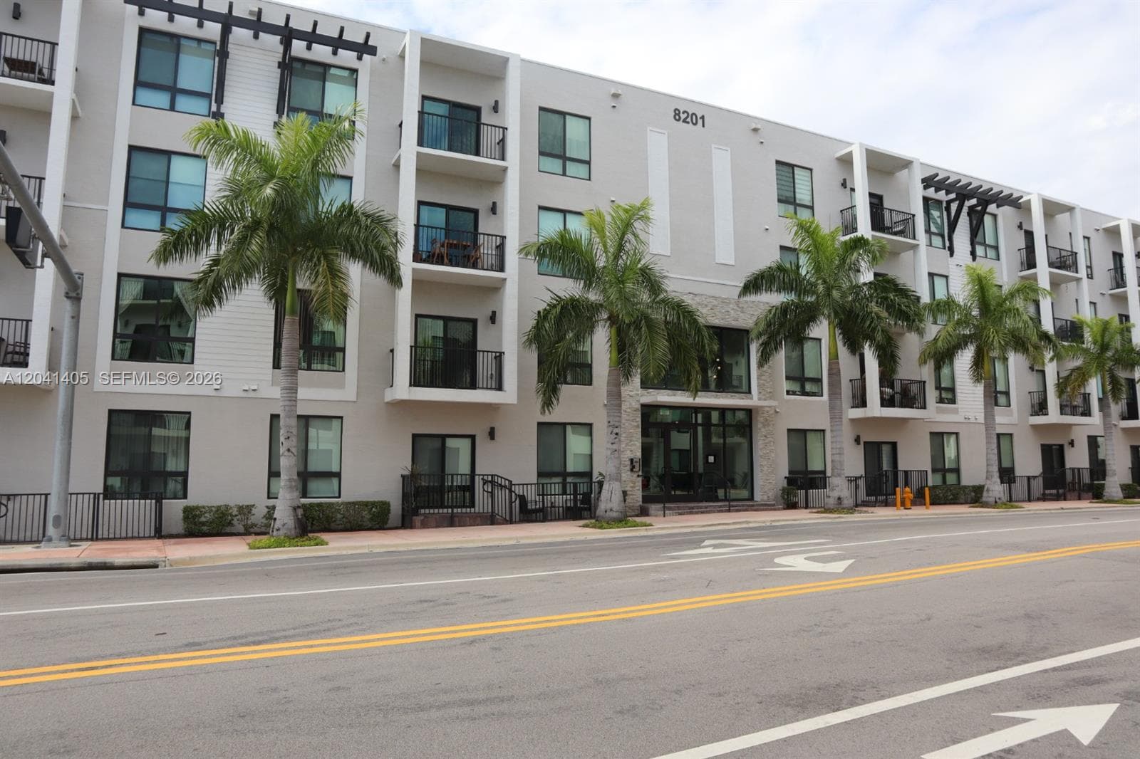 Condominium at 8201 NW 41st St # 402, Doral FL 33166