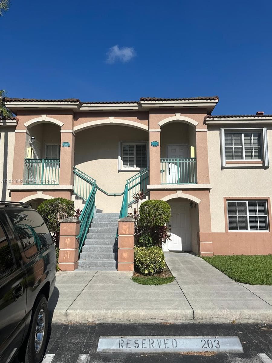 Condominium at 2920 SE 12th Rd # 30, Homestead FL 33035