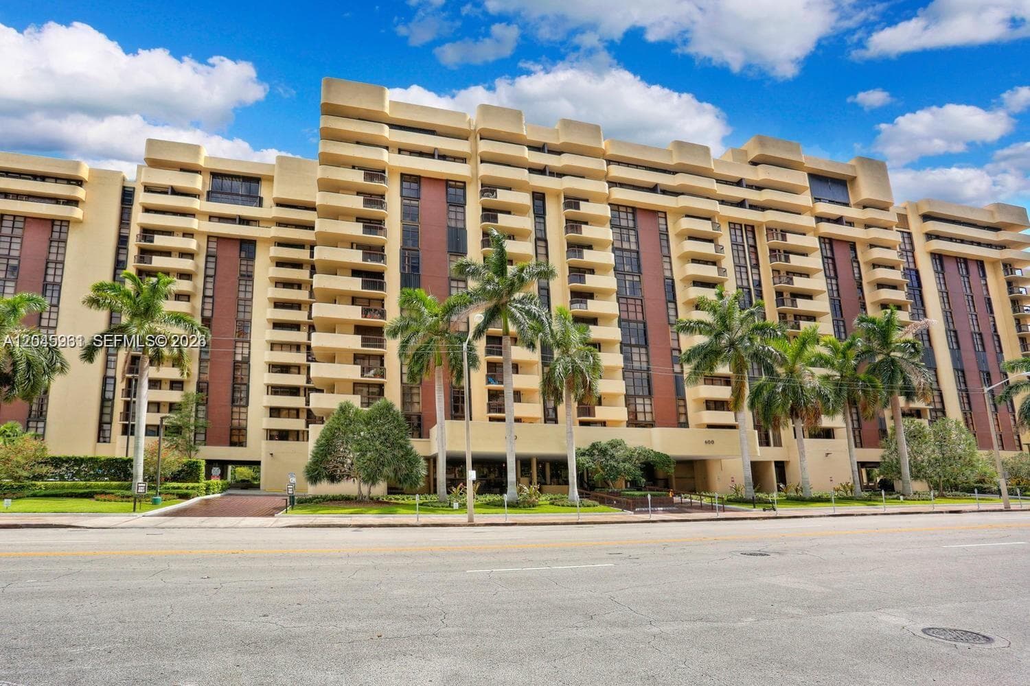 Condominium at 600 Biltmore Way # 618, Coral Gables FL 33134