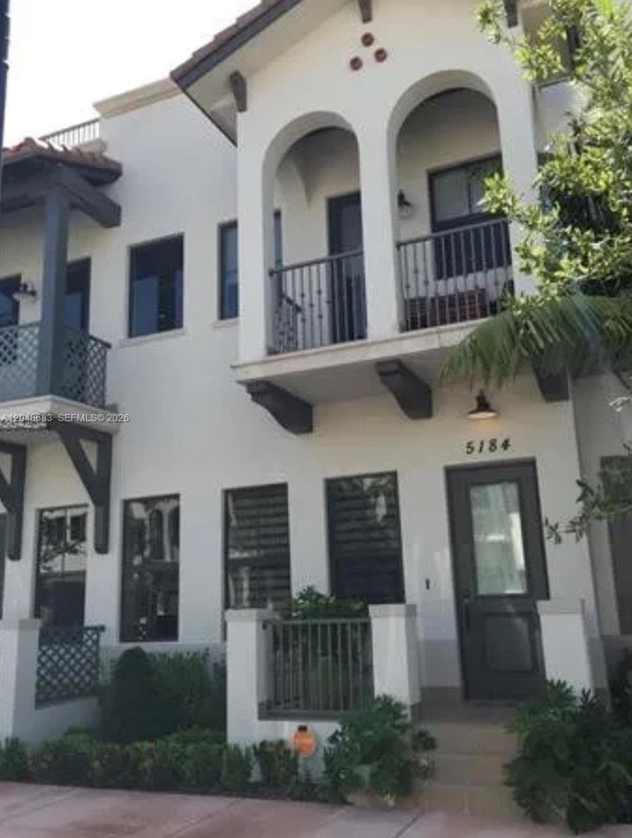 Townhouse at 5184 NW 84th Ave, Doral FL 33166