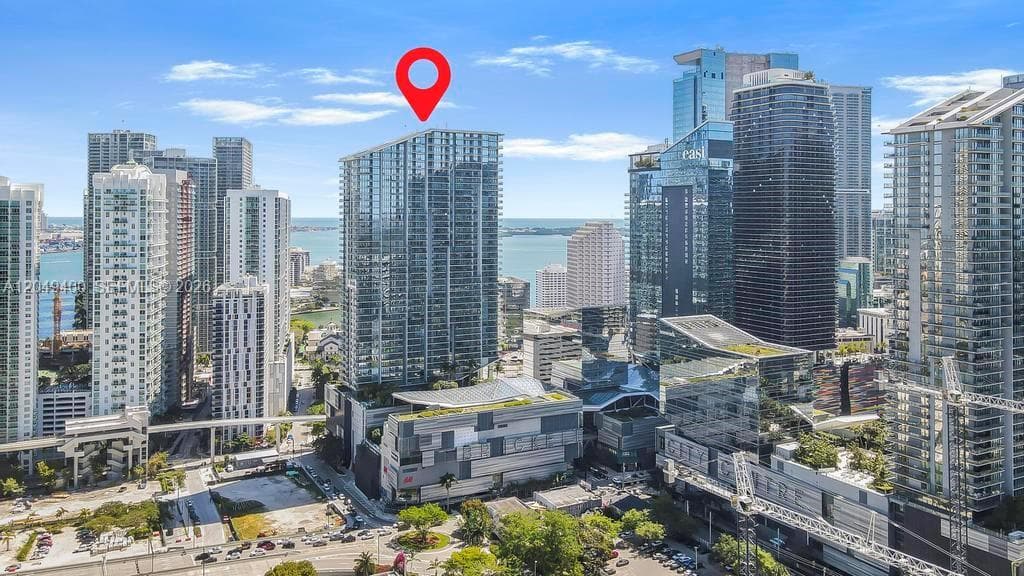 Condominium at 68 SE 6th St # 1710, Miami FL 33131