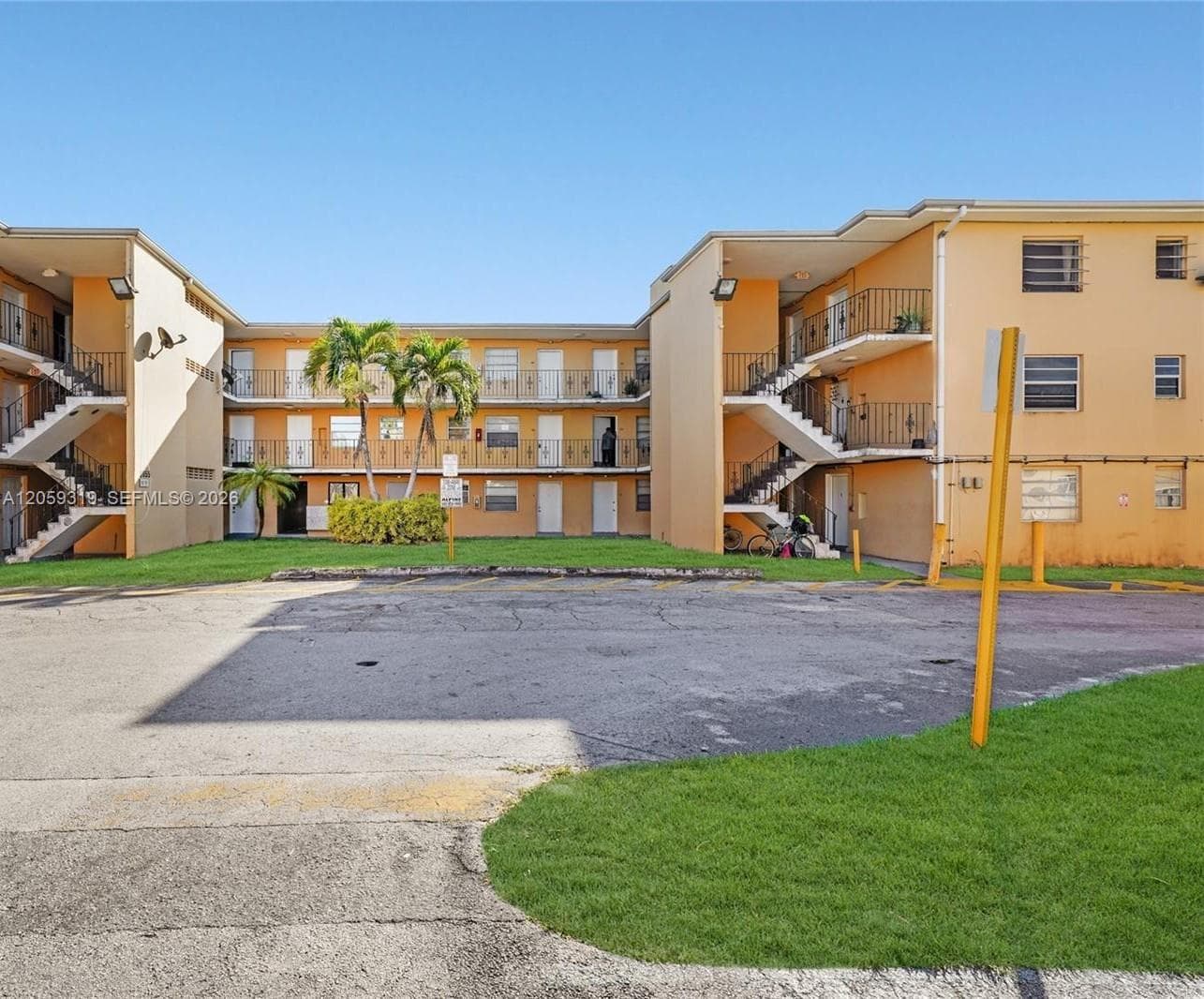 Condominium at 3855 SW 79th Ave # 27, Miami FL 33155