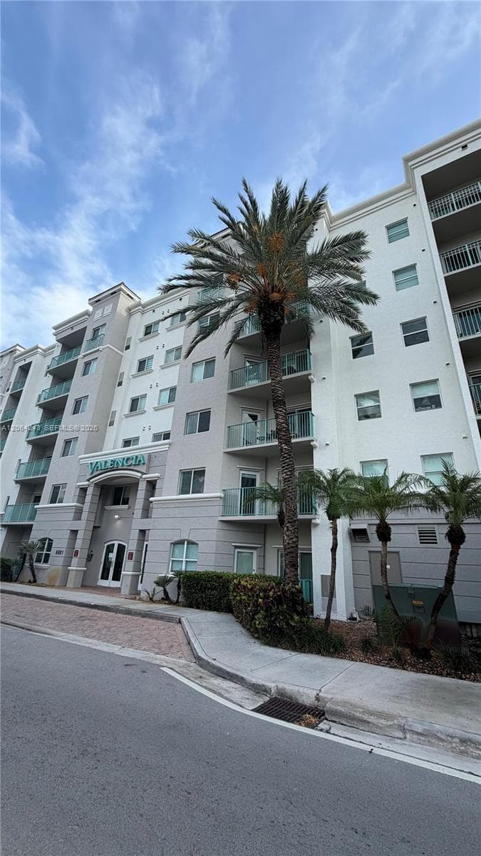 Condominium at 6001 SW 70th St # 445, South Miami FL 33143