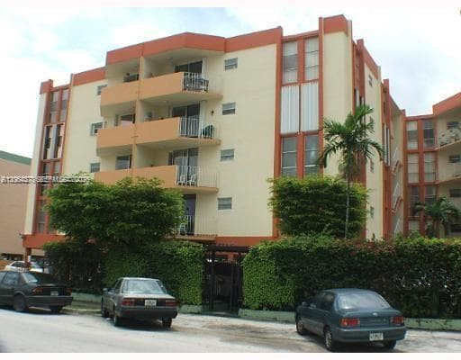 Condominium at 1750 W 46th St # 331, Hialeah FL 33012