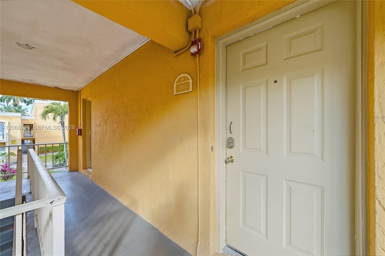 Condominium at 17901 NW 68th Ave # R206, Hialeah FL 33015
