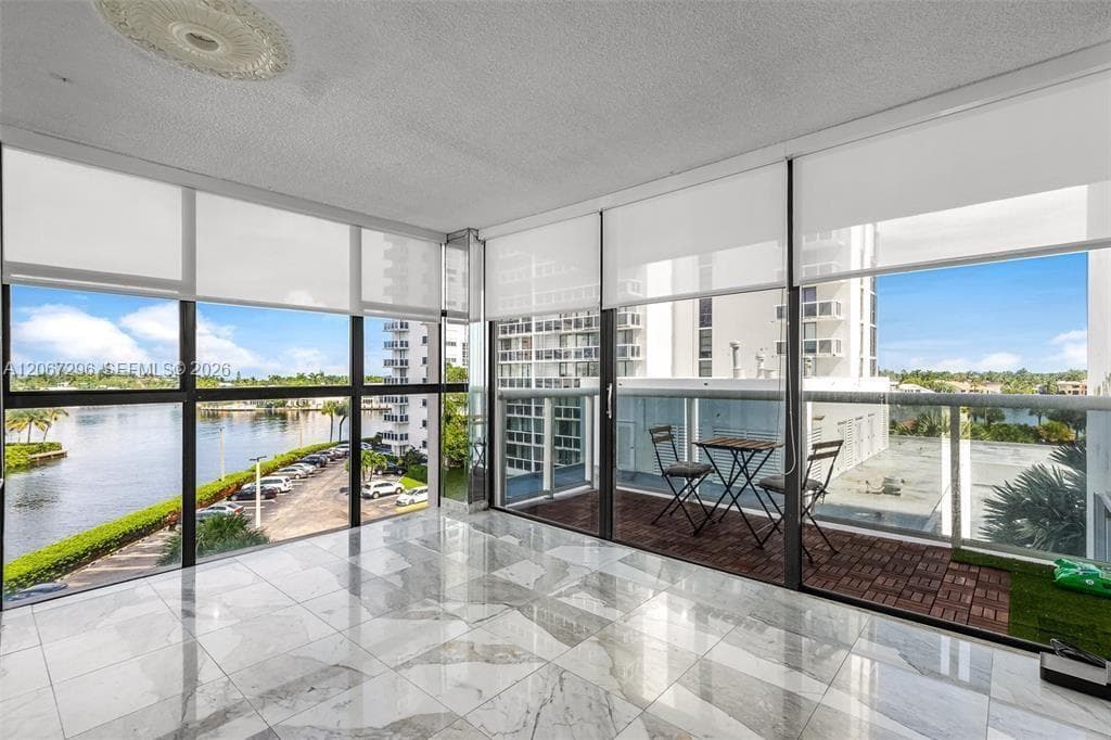 Condominium at 20505 E Country Club Dr # 533, Aventura FL 33180