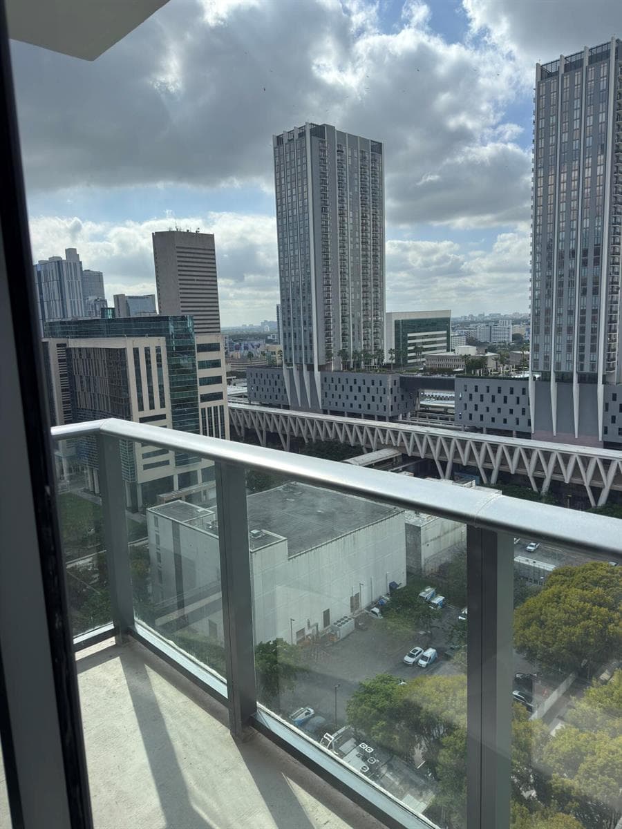 Condominium at 11 NE 6TH Street # 2215, Miami FL 33132