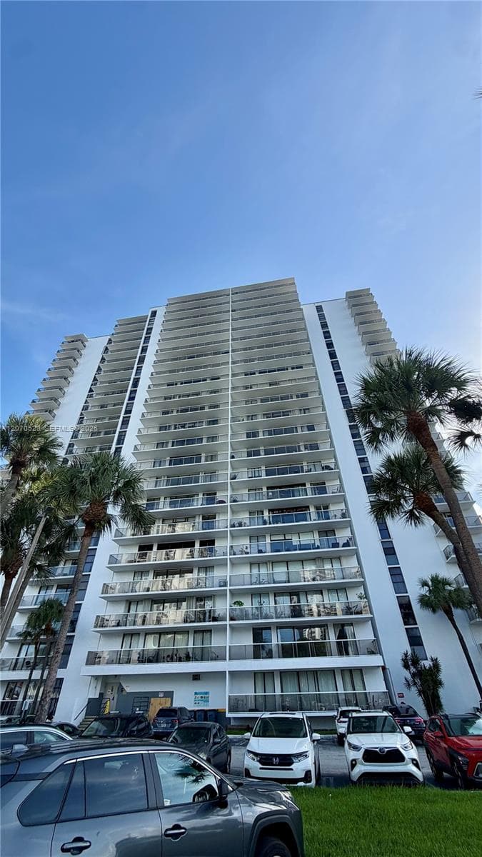 Condominium at 3701 N Country Club Dr # 304, Aventura FL 33180