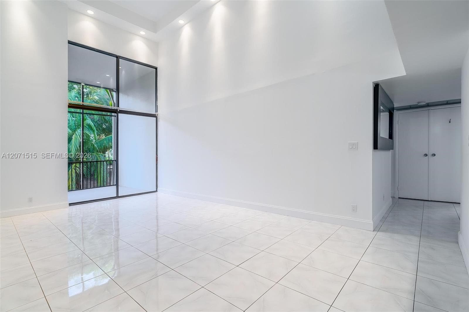 Townhouse at 20347 W Country Club Dr, Aventura FL 33180