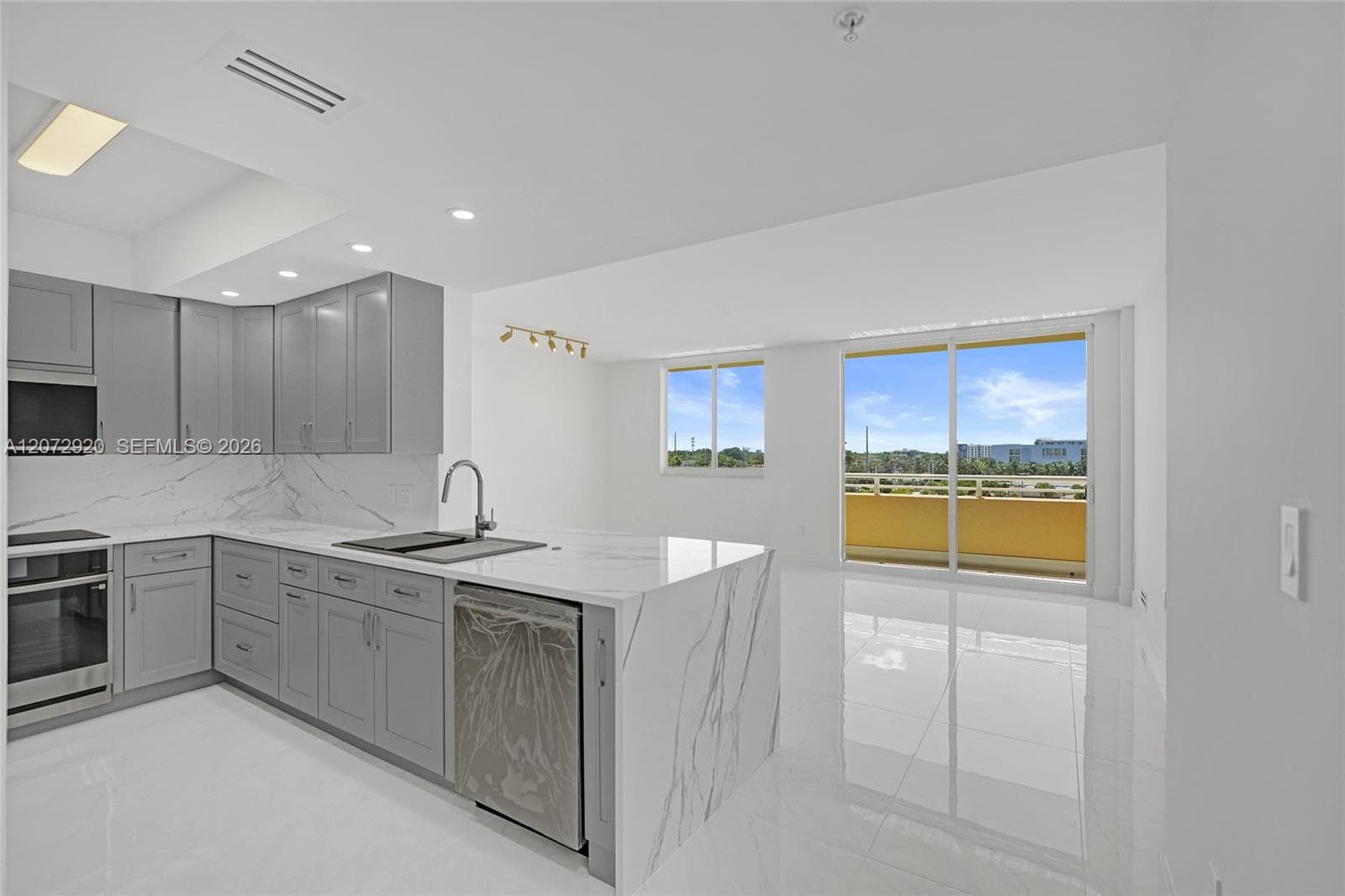 Condominium at 2775 NE 187th St # 514, Aventura FL 33180