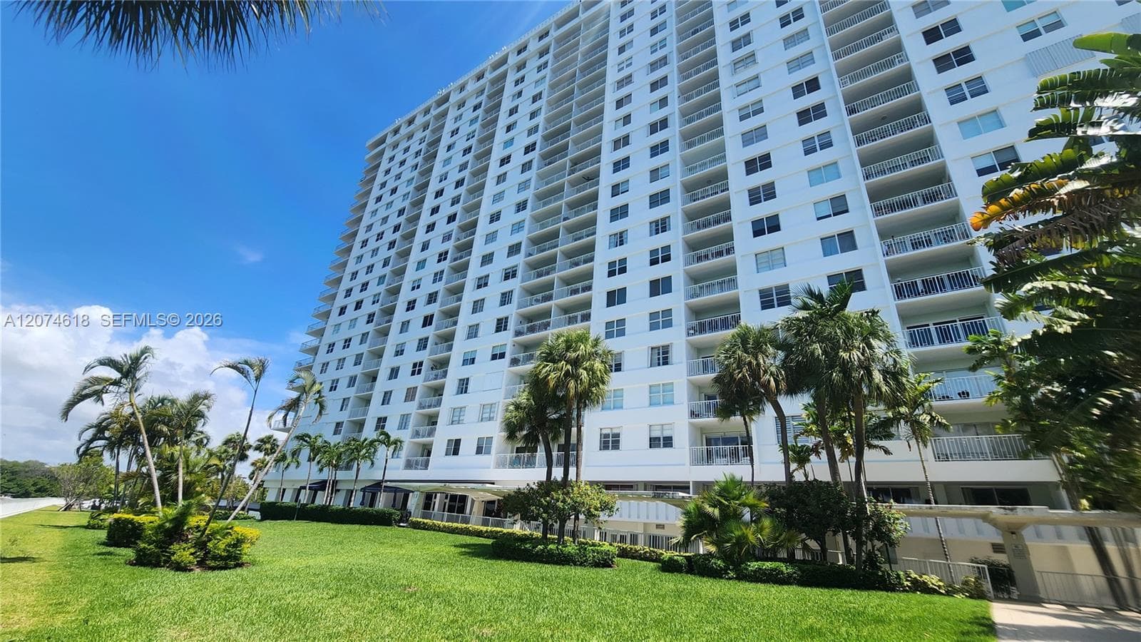 Condominium at 500 Bayview Dr # 1725, Sunny Isles Beach FL 33160