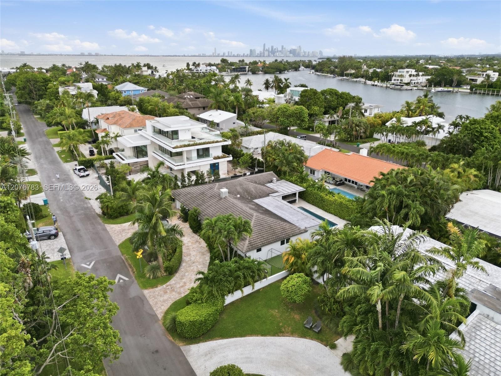 Single Family Residence at 571 S Mashta Dr, Key Biscayne FL 33149