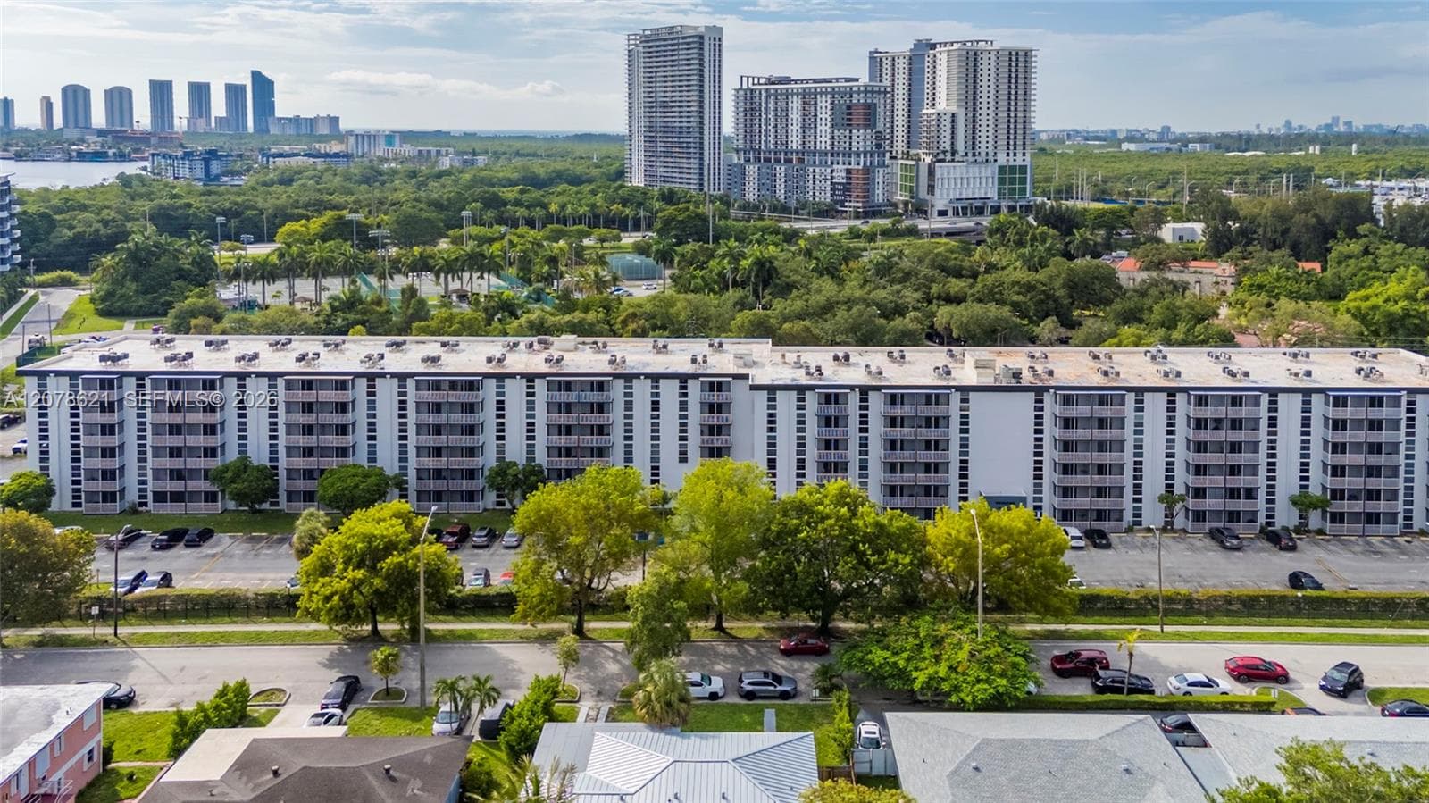 Condominium at 16950 W Dixie Hwy # A626, North Miami Beach FL 33160