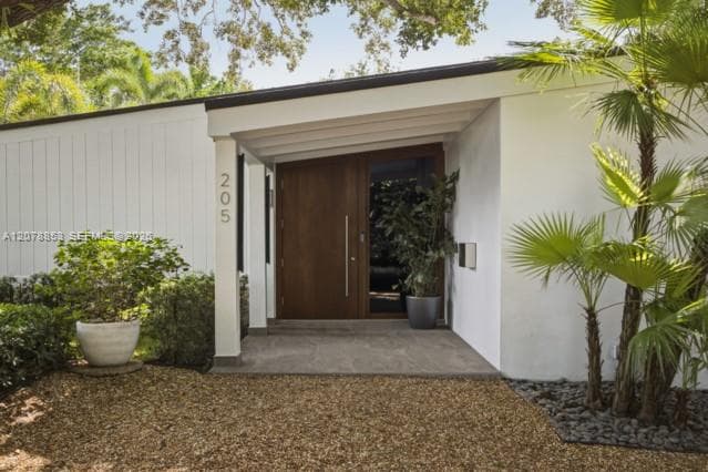 Single Family Residence at 205 S Shore Dr S, Miami FL 33133