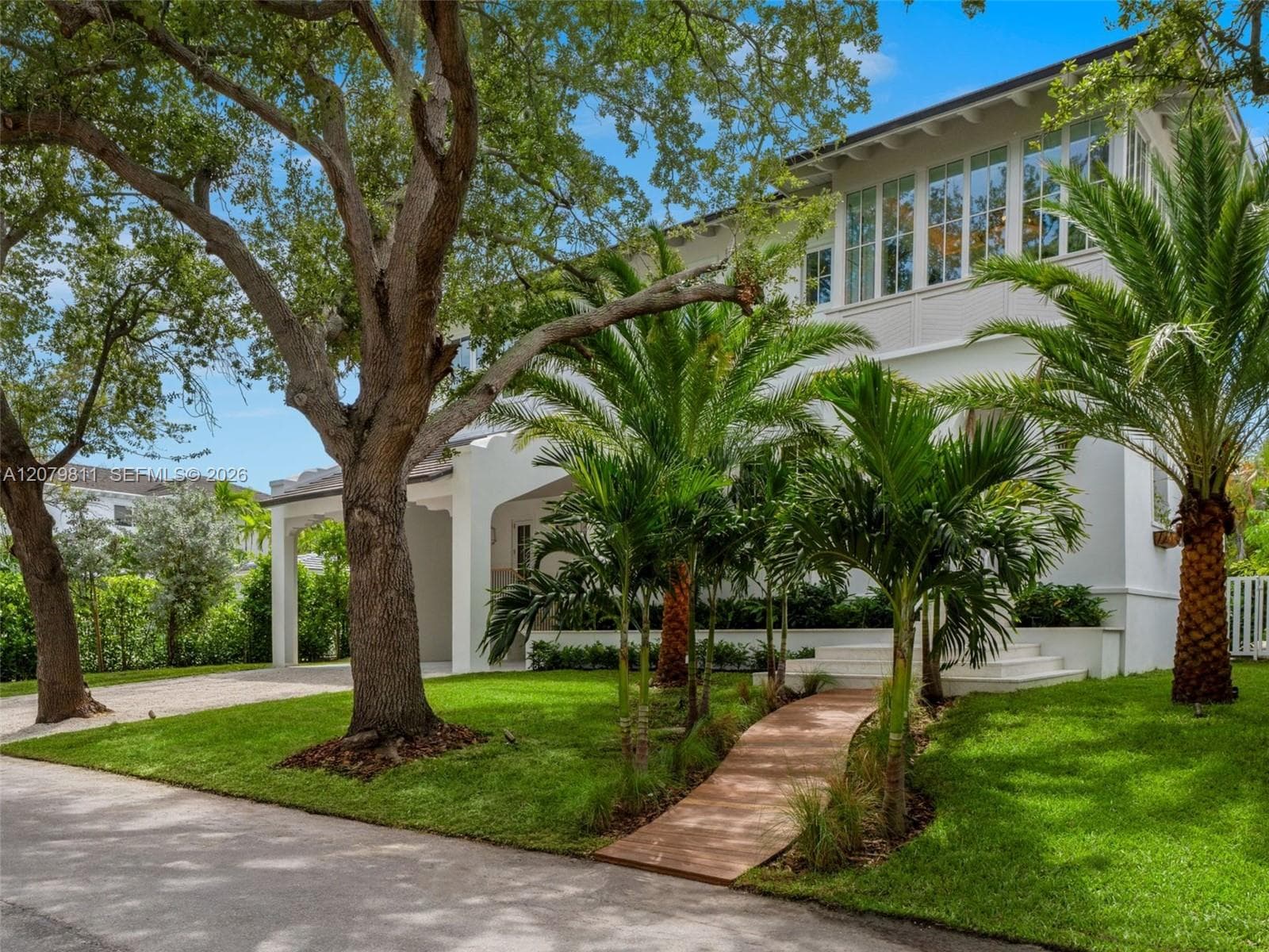 Single Family Residence at 544 Warren Ln, Key Biscayne FL 33149