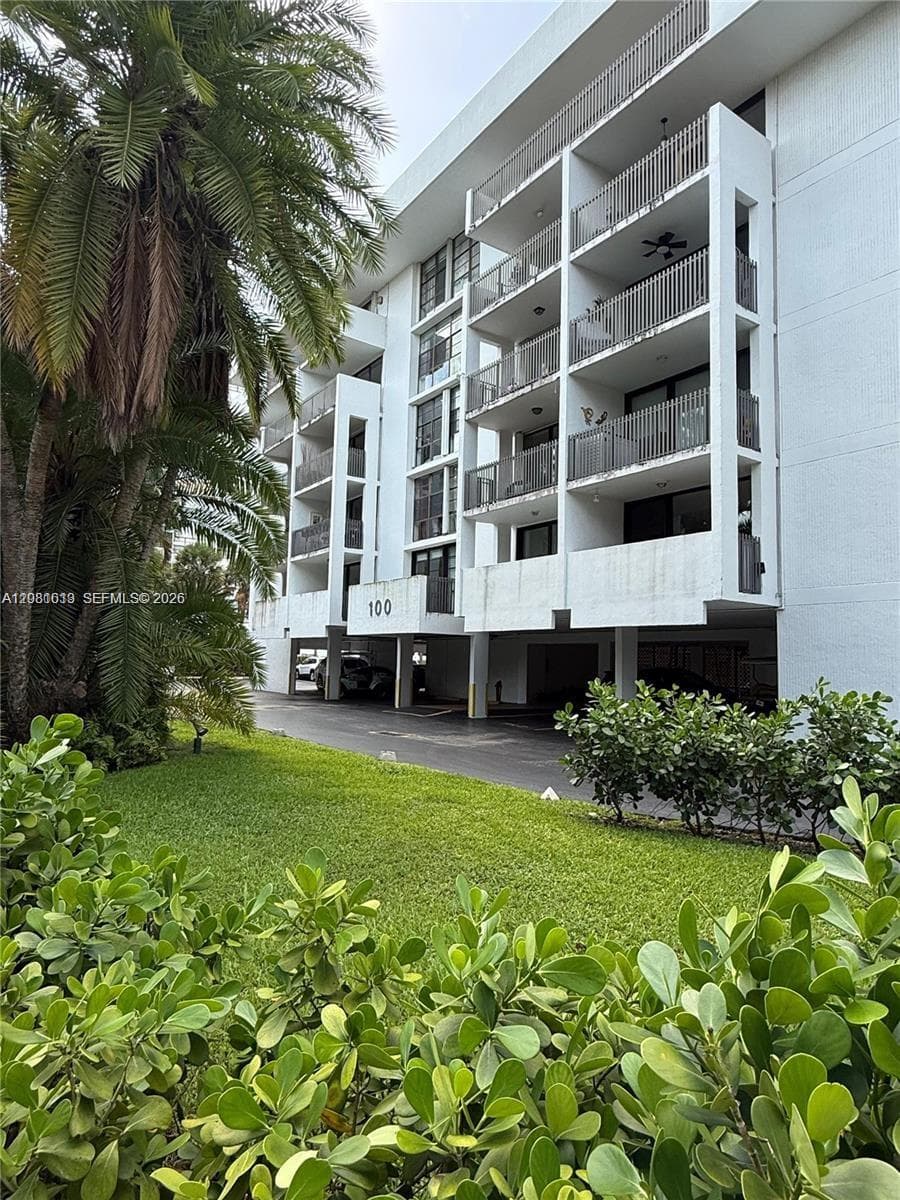 Condominium at 100 Ocean Lane Dr # 303, Key Biscayne FL 33149