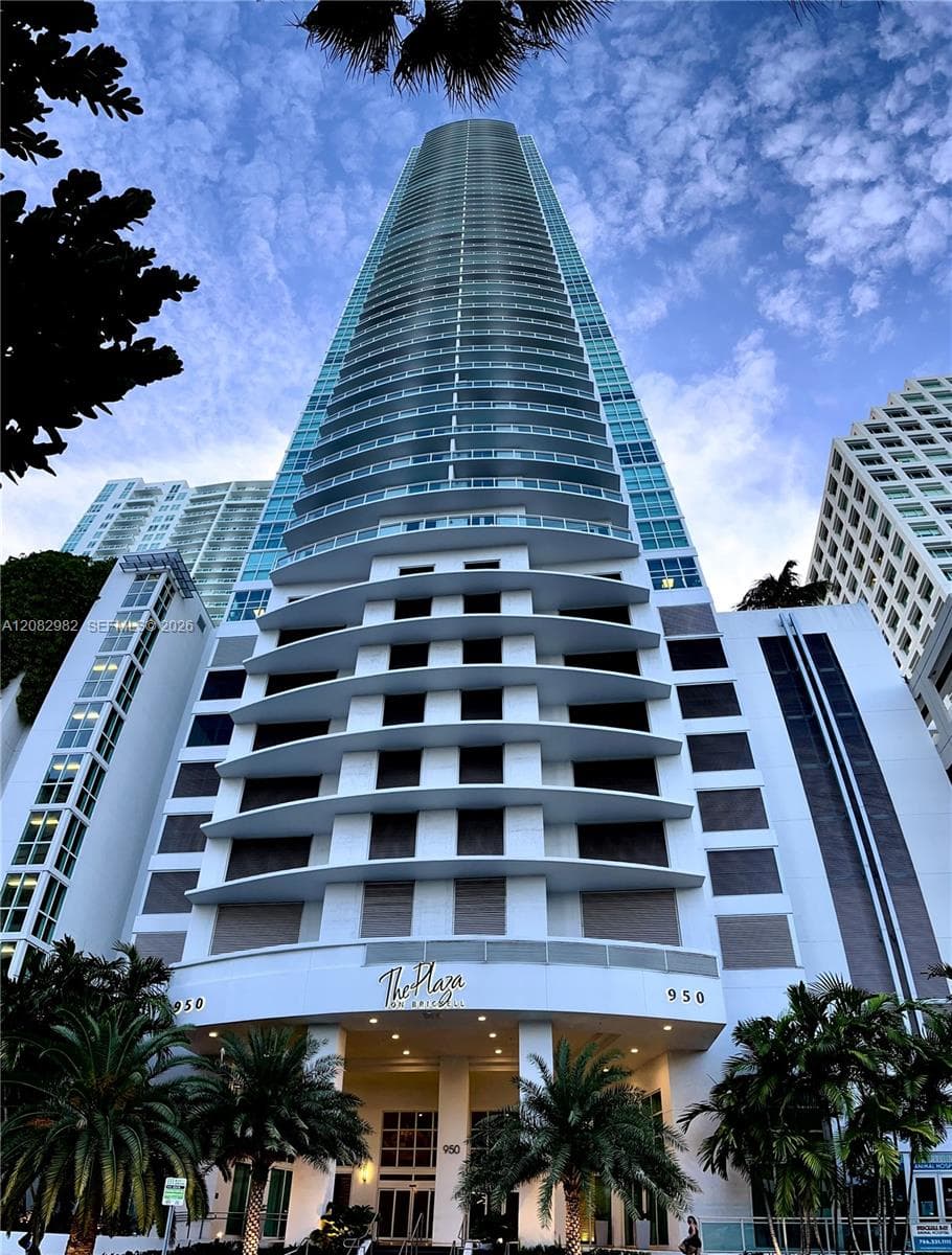 Condominium at 950 Brickell Bay Dr # 4908, Miami FL 33131
