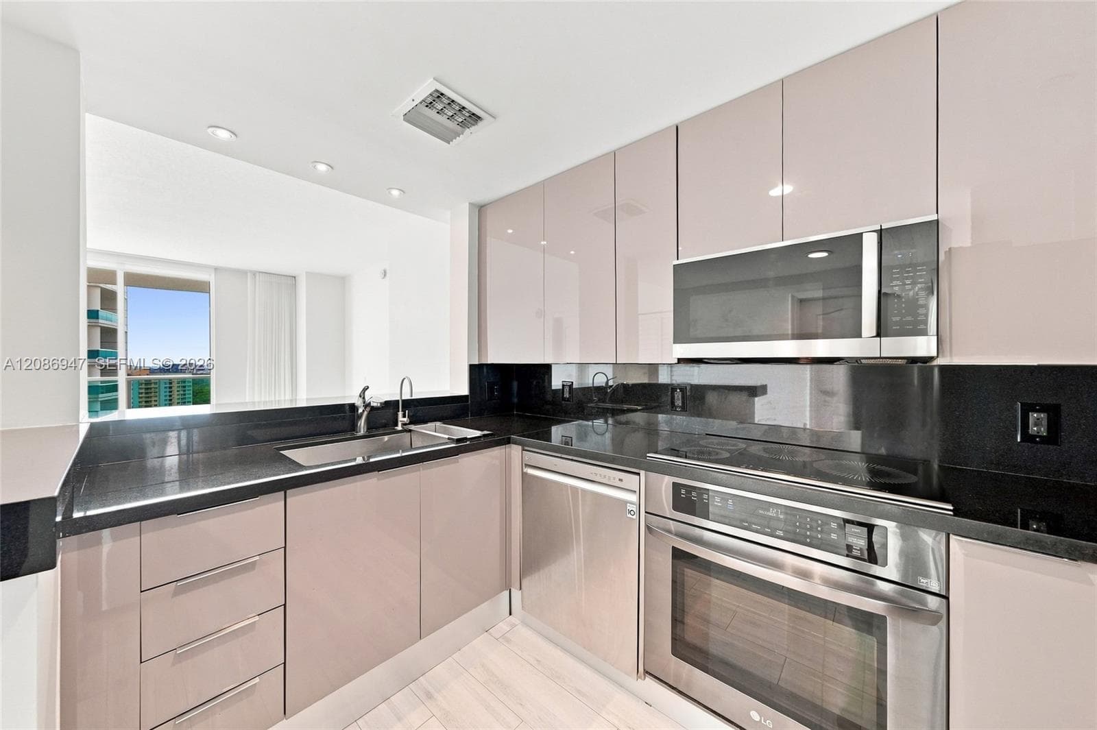 Condominium at 2101 Brickell Ave # 3107, Miami FL 33129