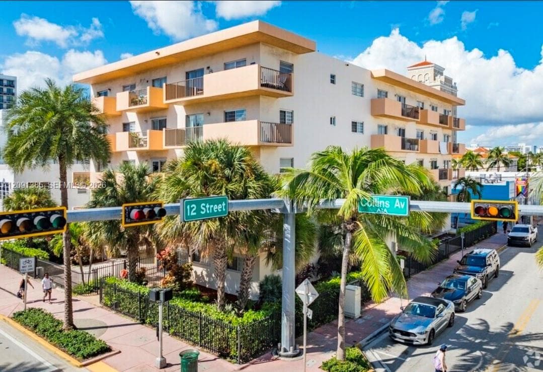 Condominium at 1150 Collins Ave # 404, Miami Beach FL 33139