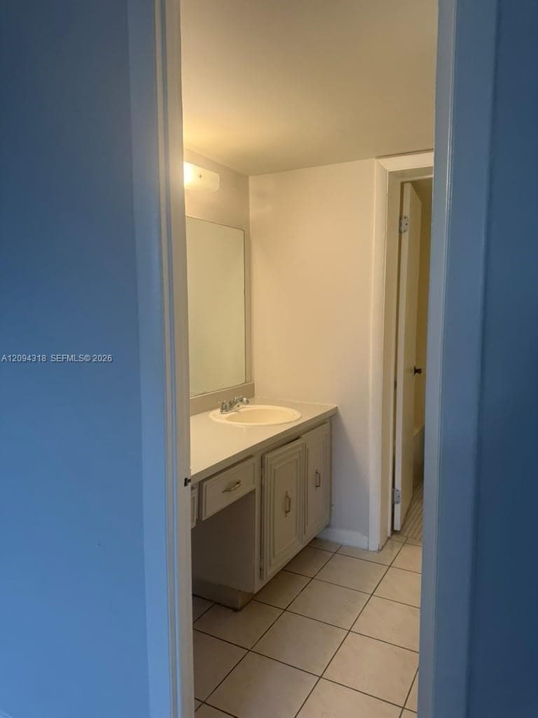 Condominium at 484 NW 165th St Rd # 311, Miami FL 33169